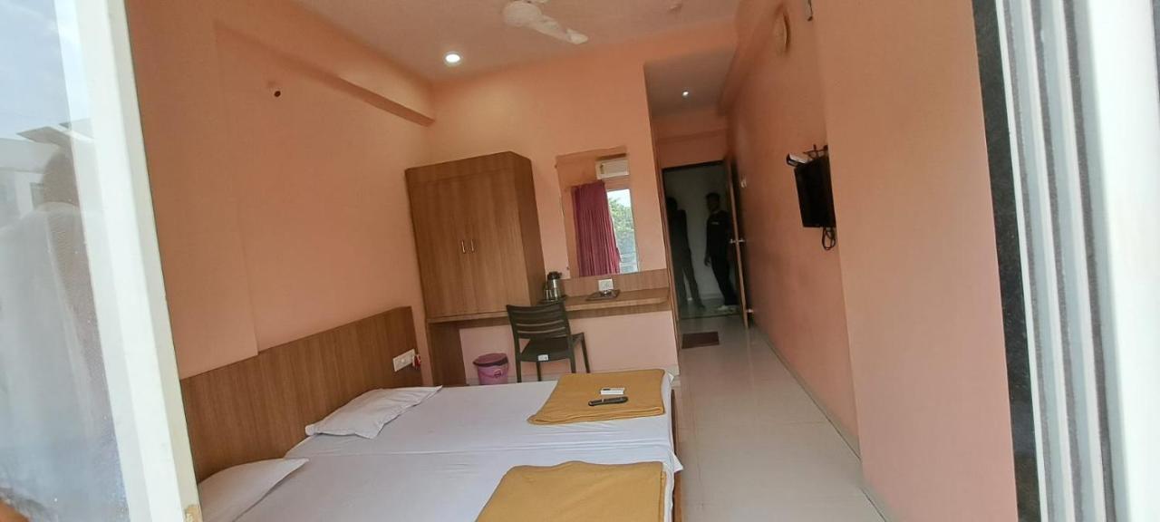 Hotel Aaditya Palace Bhusawal Ngoại thất bức ảnh