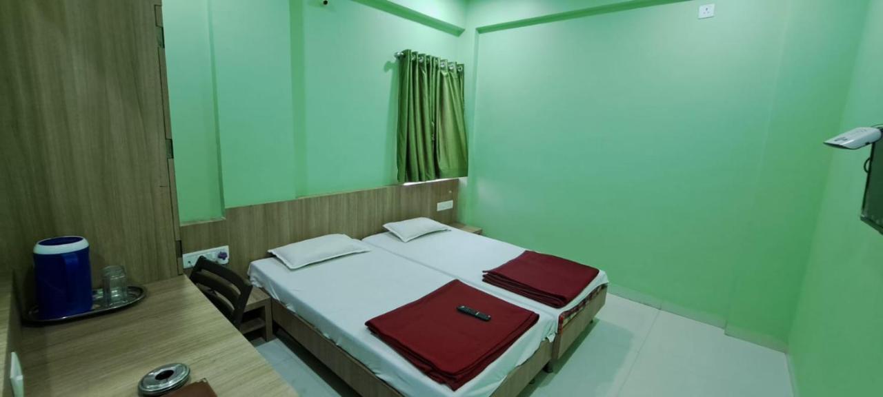 Hotel Aaditya Palace Bhusawal Ngoại thất bức ảnh