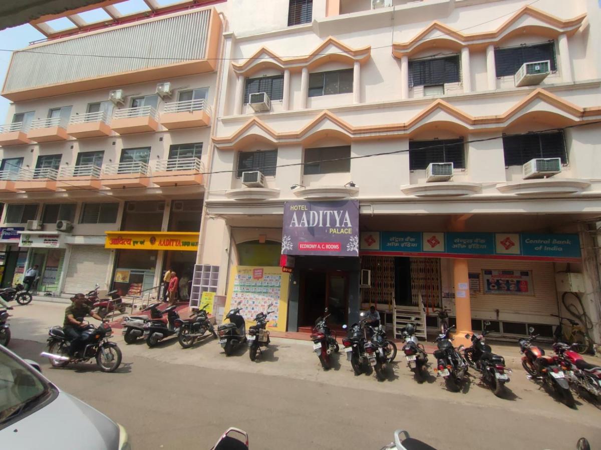 Hotel Aaditya Palace Bhusawal Ngoại thất bức ảnh