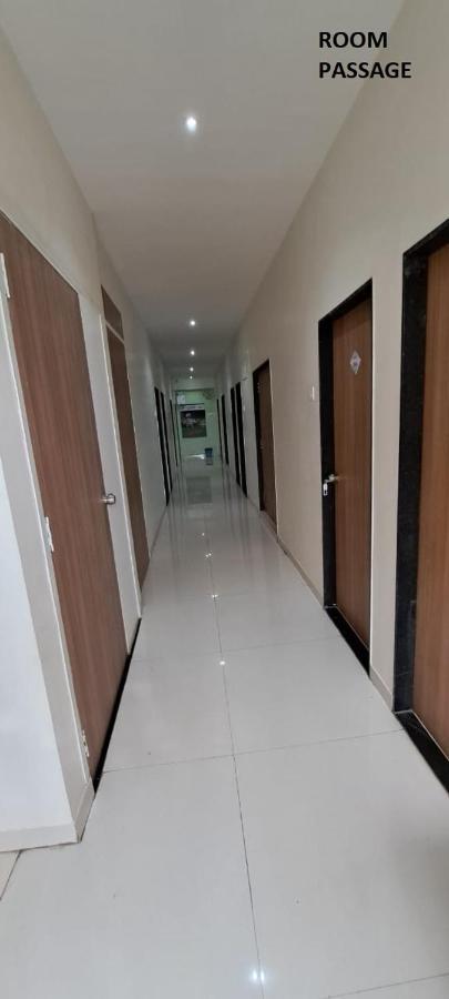 Hotel Aaditya Palace Bhusawal Ngoại thất bức ảnh