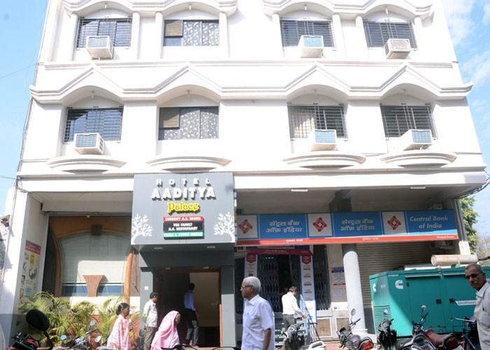 Hotel Aaditya Palace Bhusawal Ngoại thất bức ảnh
