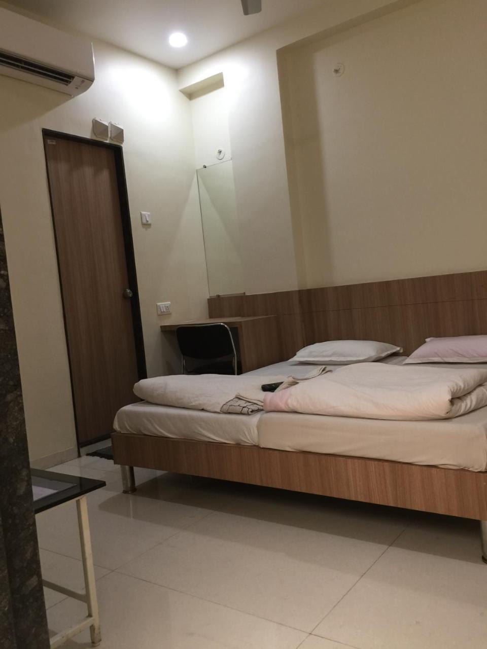 Hotel Aaditya Palace Bhusawal Ngoại thất bức ảnh